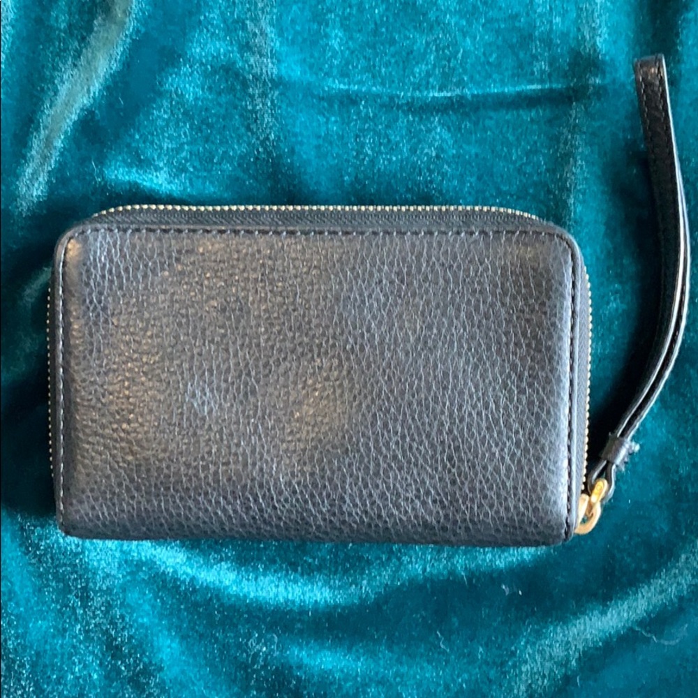 Marc By Jacobs Classic Zip Phone Wallet - Picture 3 of 7